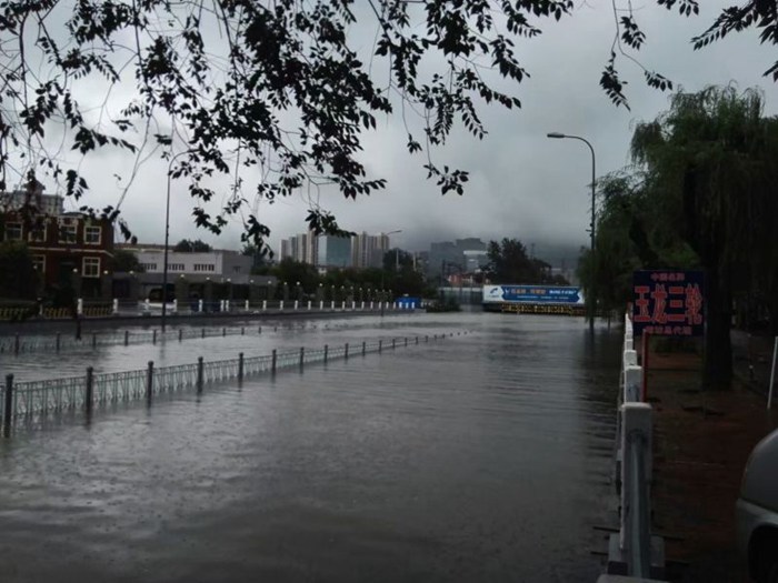 我們需要錦上添花，更需要“雪中送炭”